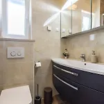 Flores Luxury Suites-rogoznica Apartmán