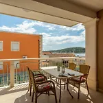 Flores Luxury Suites-rogoznica *
