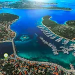 Flores Luxury Suites-rogoznica * Rogoznica (Sibenik-Knin)