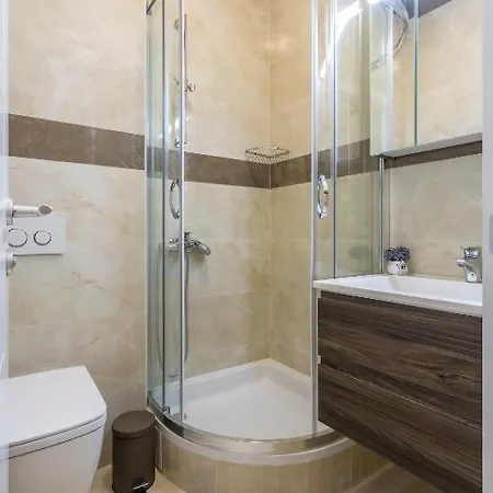 Flores Luxury Suites-rogoznica *