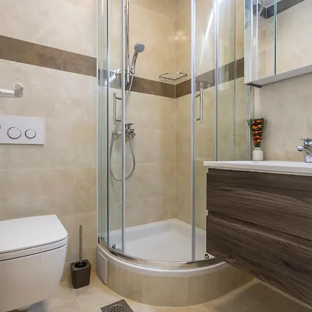 Flores Luxury Suites-rogoznica *