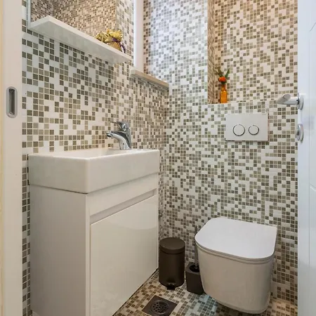 Apartment Flores Luxury Suites-rogoznica