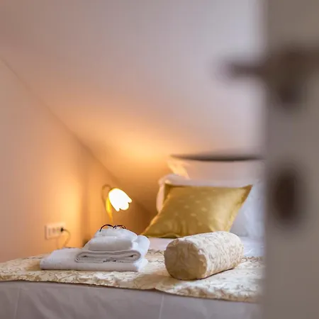 Flores Luxury Suites-rogoznica Apartment *
