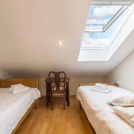 Apartment Flores Luxury Suites-rogoznica *