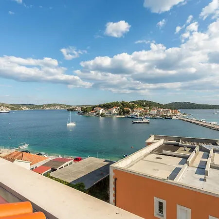 Apartment Flores Luxury Suites-rogoznica *