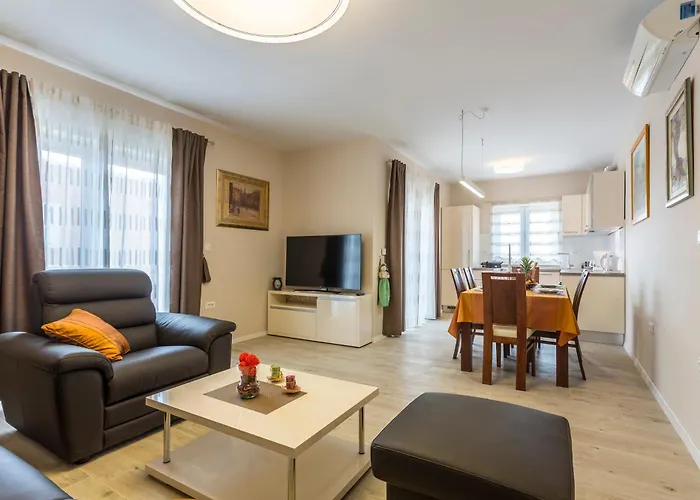 Daire Flores Luxury Suites-rogoznica