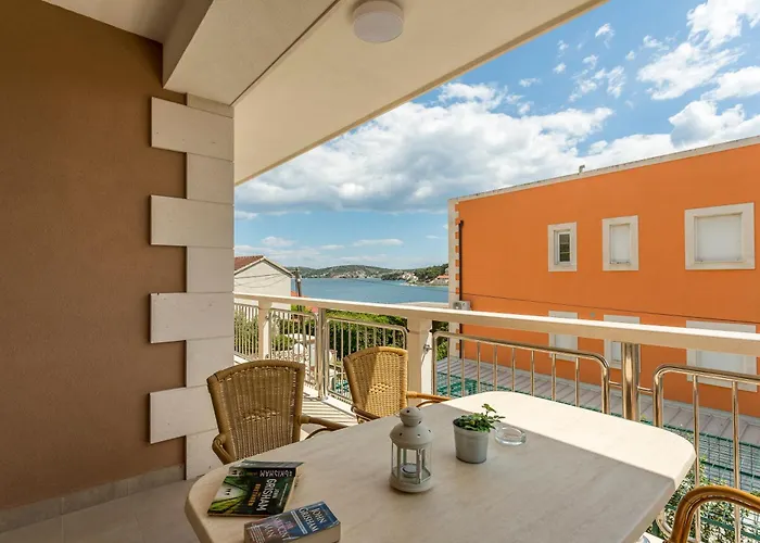 Flores Luxury Suites-rogoznica