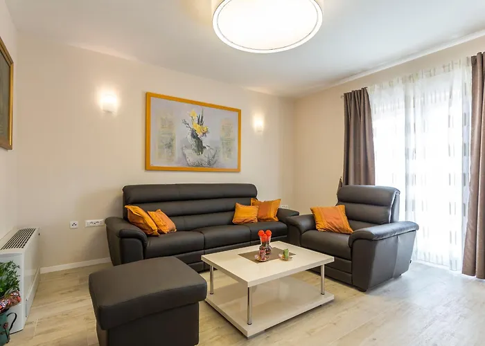 Flores Luxury Suites-rogoznica * Рогозница