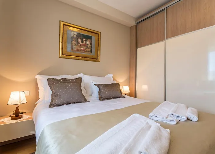 Daire Flores Luxury Suites-rogoznica