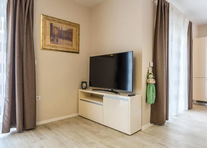 Flores Luxury Suites-rogoznica *