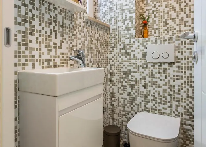 Daire Flores Luxury Suites-rogoznica