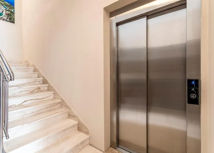 Flores Luxury Suites-rogoznica